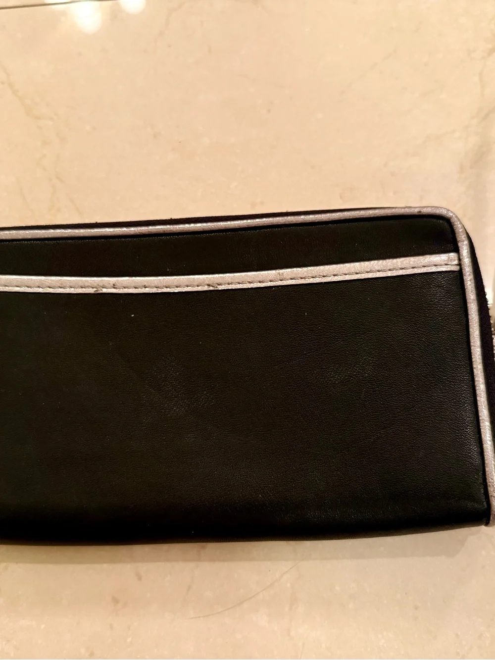 NWOT Coach Poppy Black Silver Leather Zip Around Wallet Wristlet